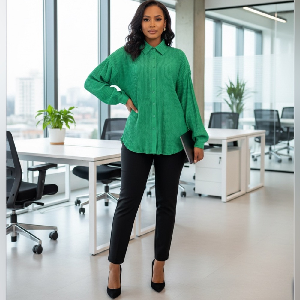 NWT Trendmates Women’s Crinkle Long Sleeve Satin Blouse, Green Textured Top